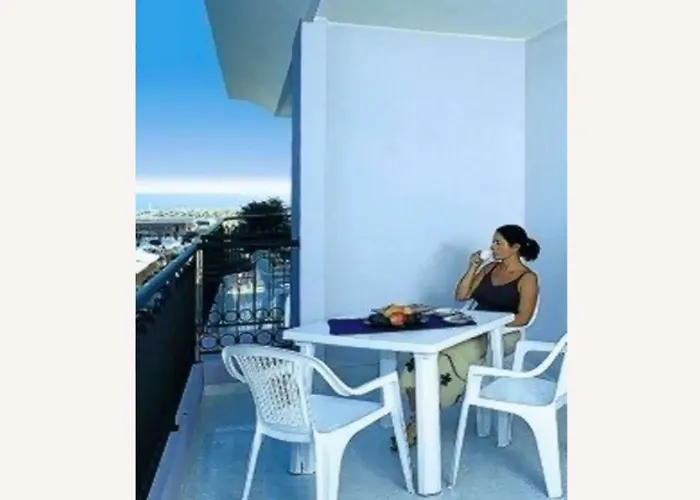דירה Modern With Outdoor Pool-beahost *